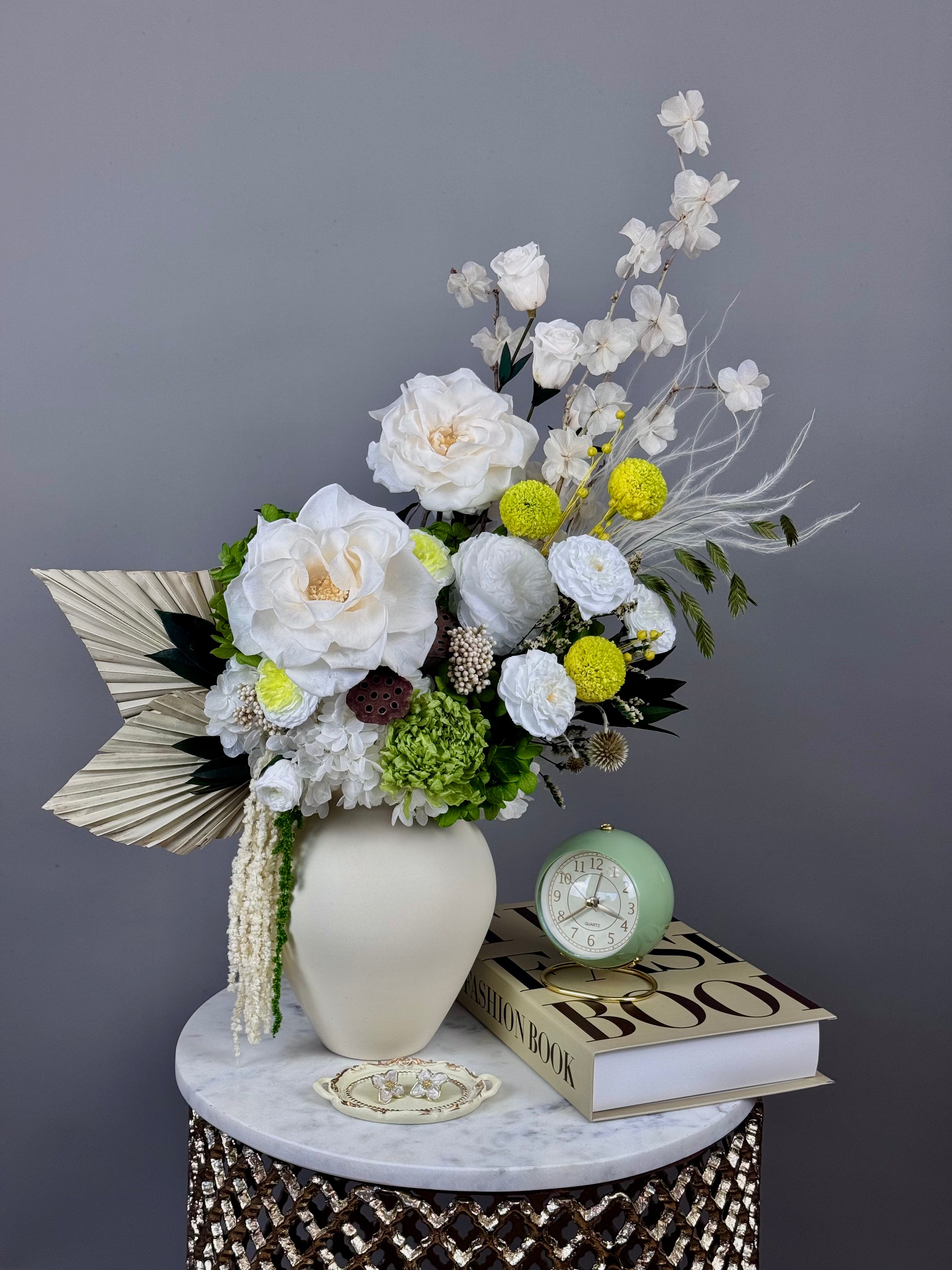 綾野剛さん着用♪ Off-white【Flowers Cream Floral】 Pistachio Crème Brûlée Preserved Arrangement – MIKONA Flowers LLC