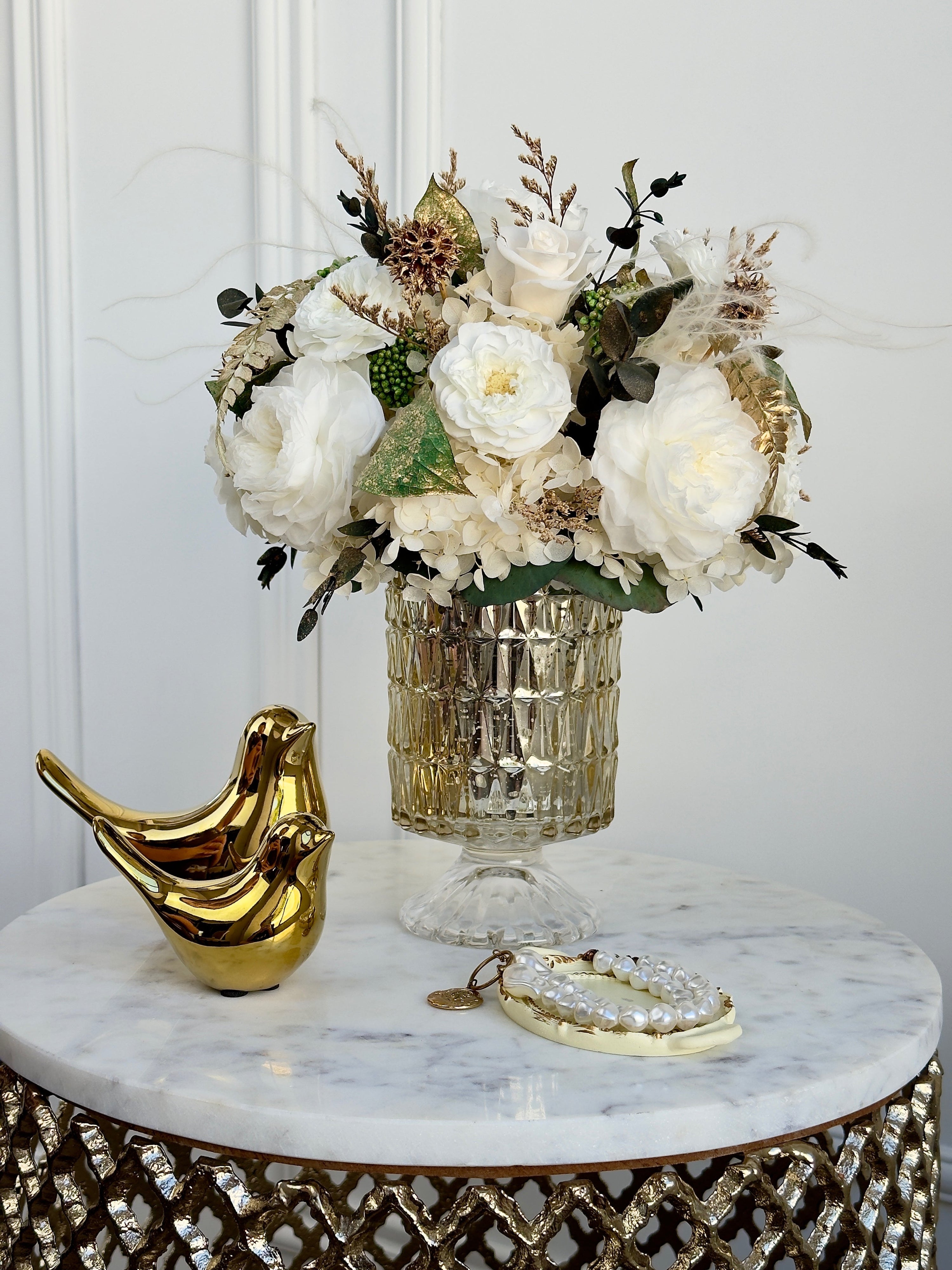 How Do Flowers Last a Year Without Water?