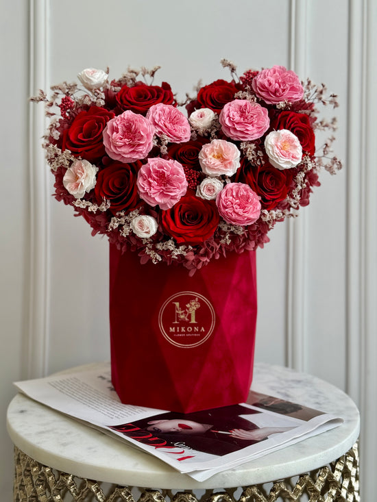 Arrow of Love
Preserved Flower Arrangement