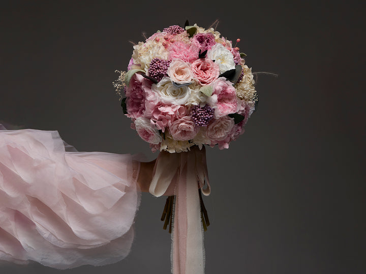 "Soft and romantic bouquet First Kiss by MIKONA Flowers"
