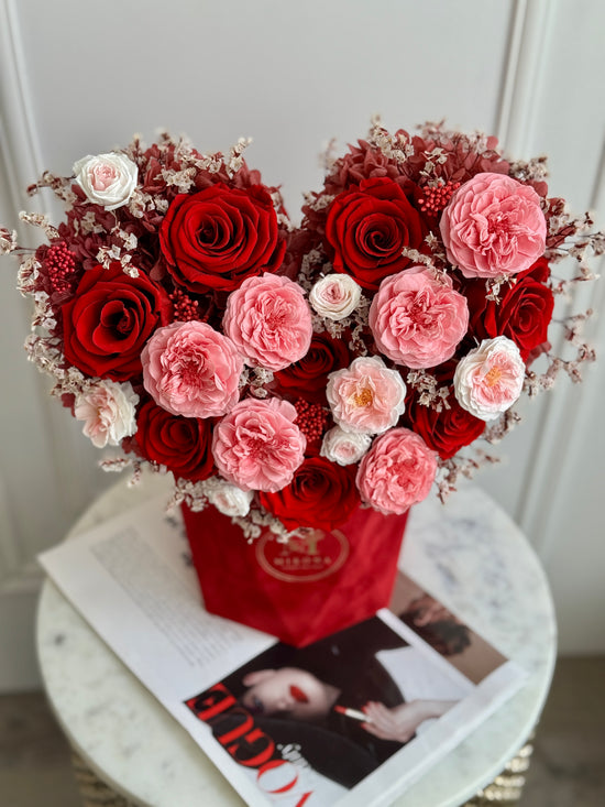 Arrow of Love
Preserved Flower Arrangement