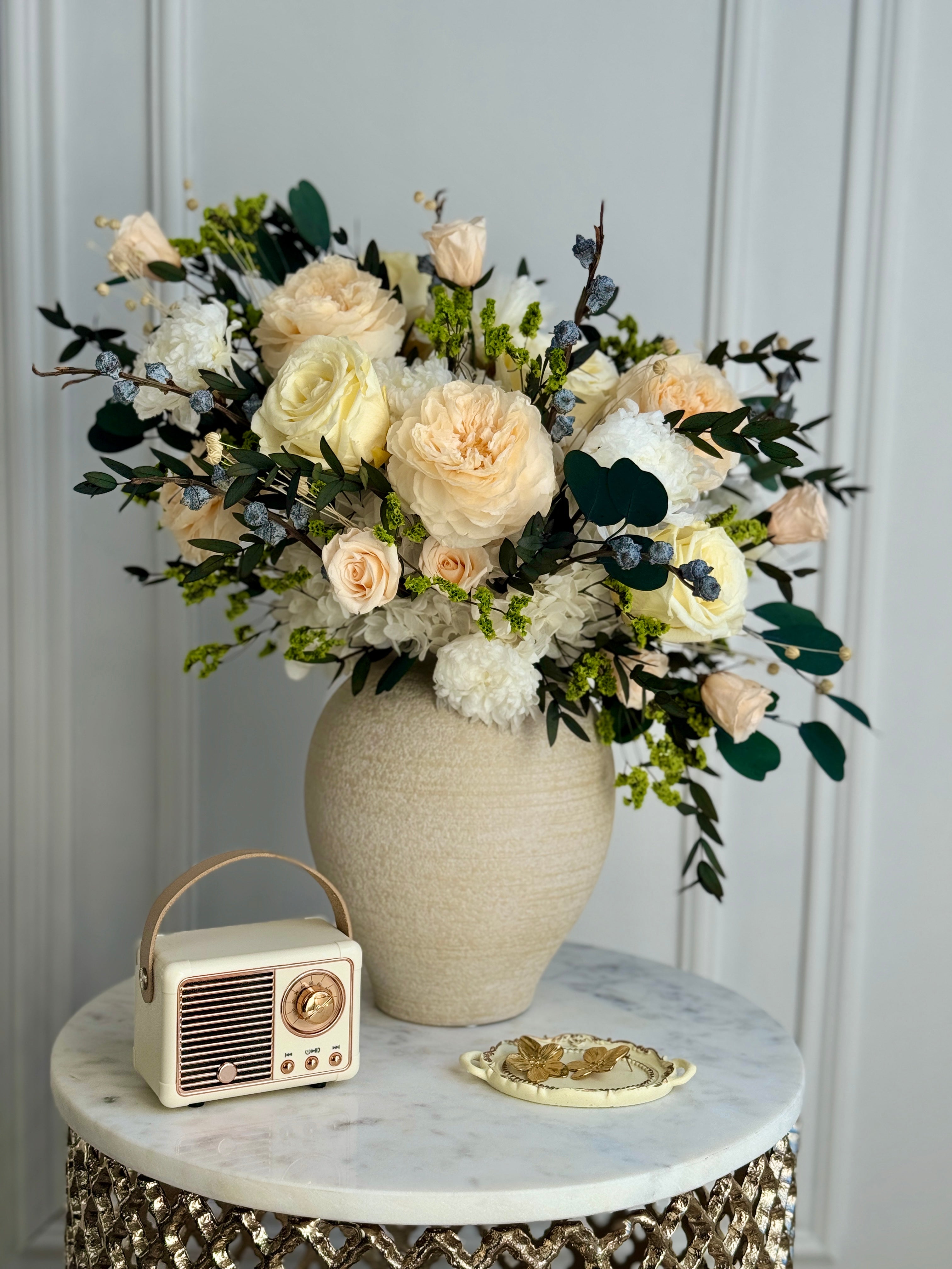 Heirloom Cream preserved flowers in Los Angeles