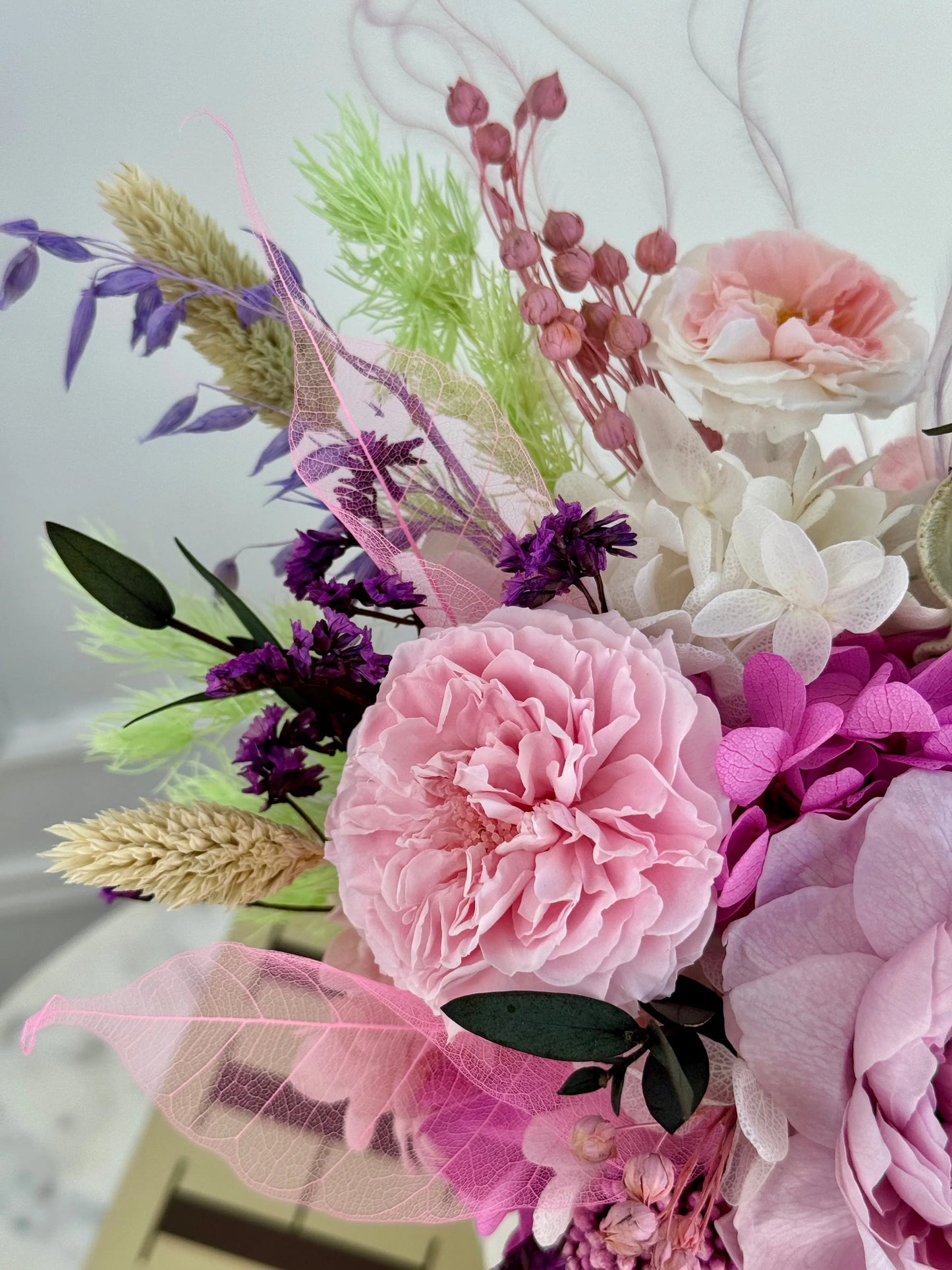 Mademoiselle Soft Pink Los Angeles long-lasting preserved floral centerpiece.