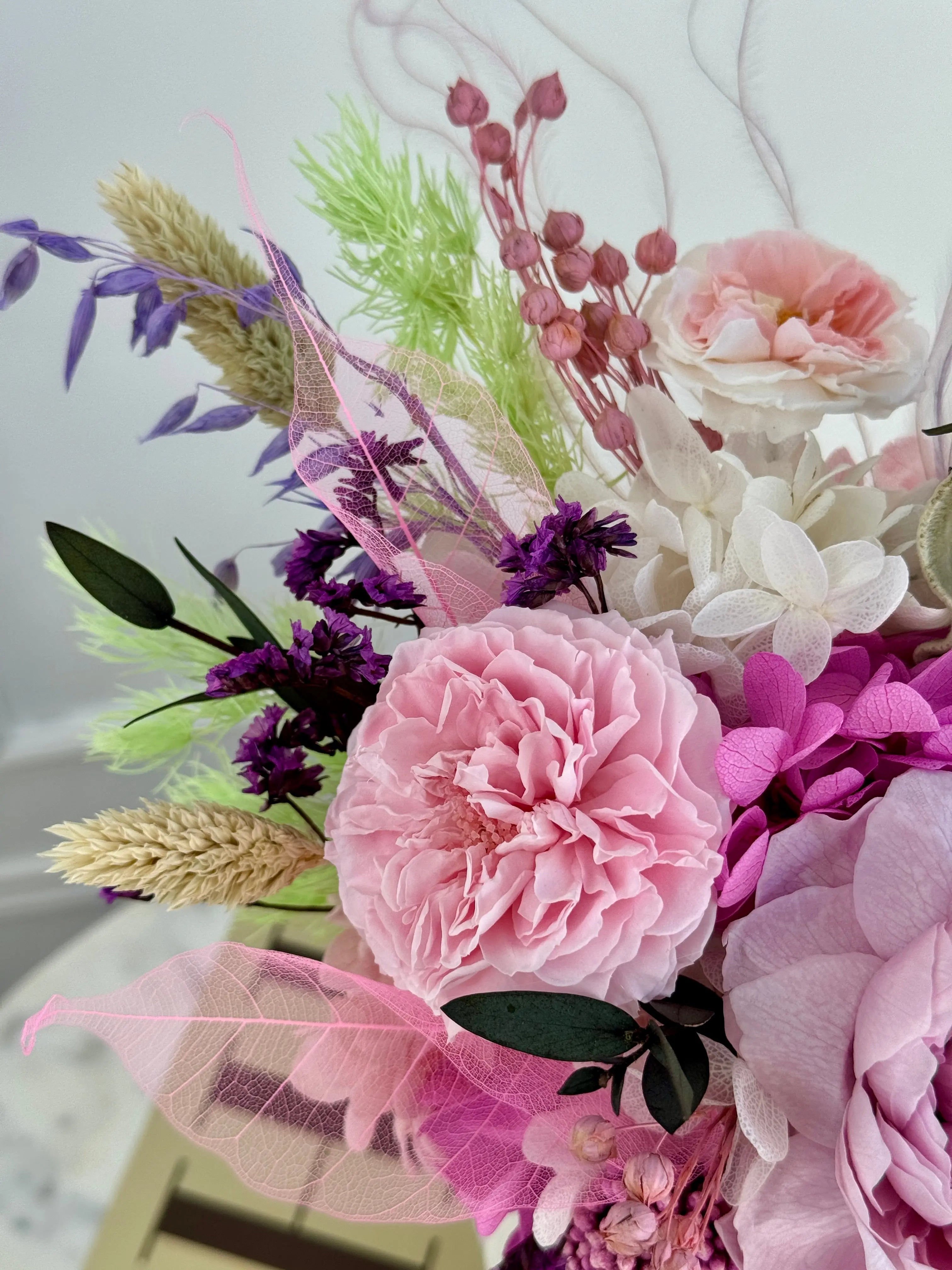 Mademoiselle Soft Pink Los Angeles long-lasting preserved floral centerpiece.