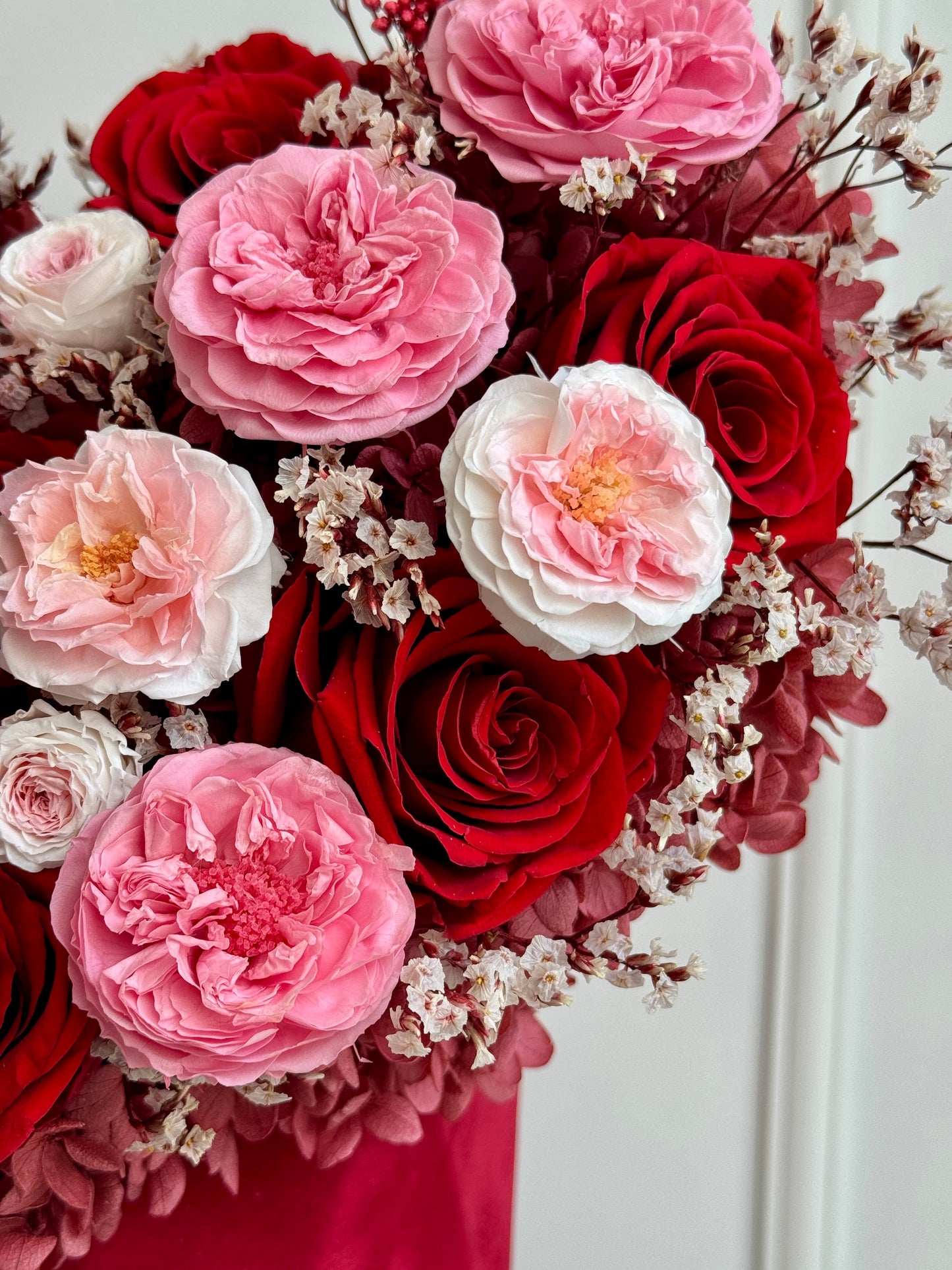 Arrow of Love
Preserved Flower Arrangement