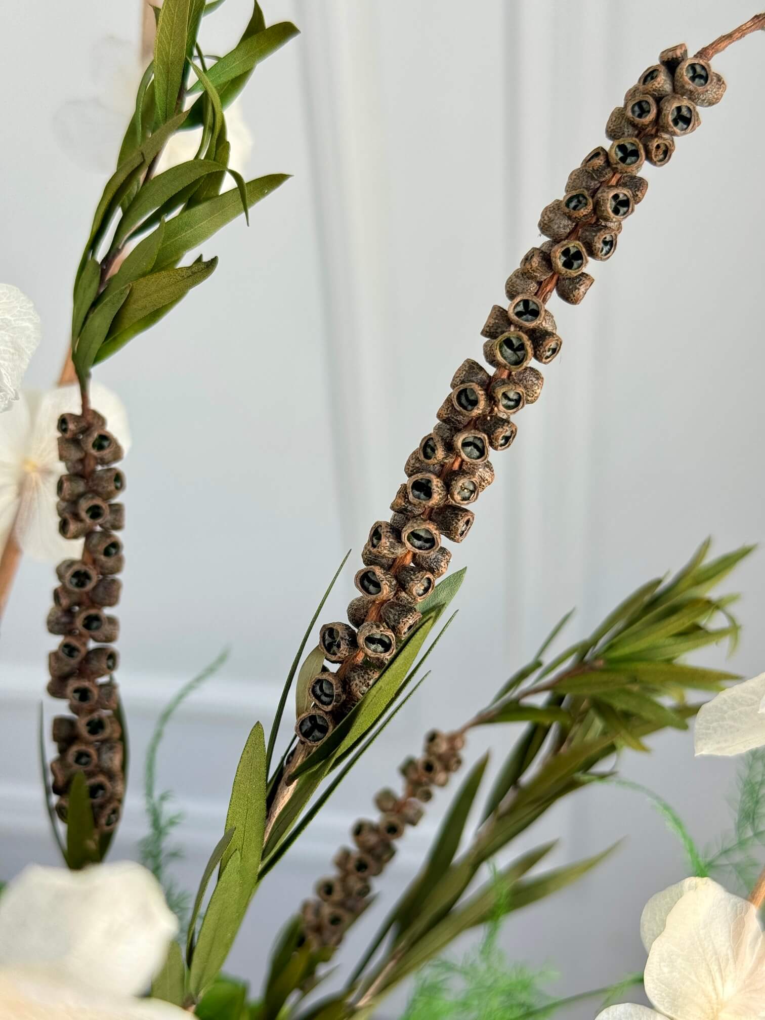 Long-lasting preserved floral centerpiece